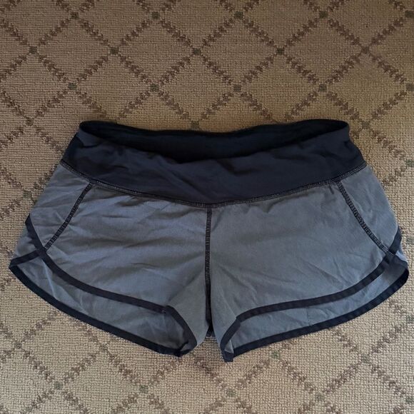 Lululemon Speed UP shorts in Heathered gray w black trim 6 - Picture 3 of 9